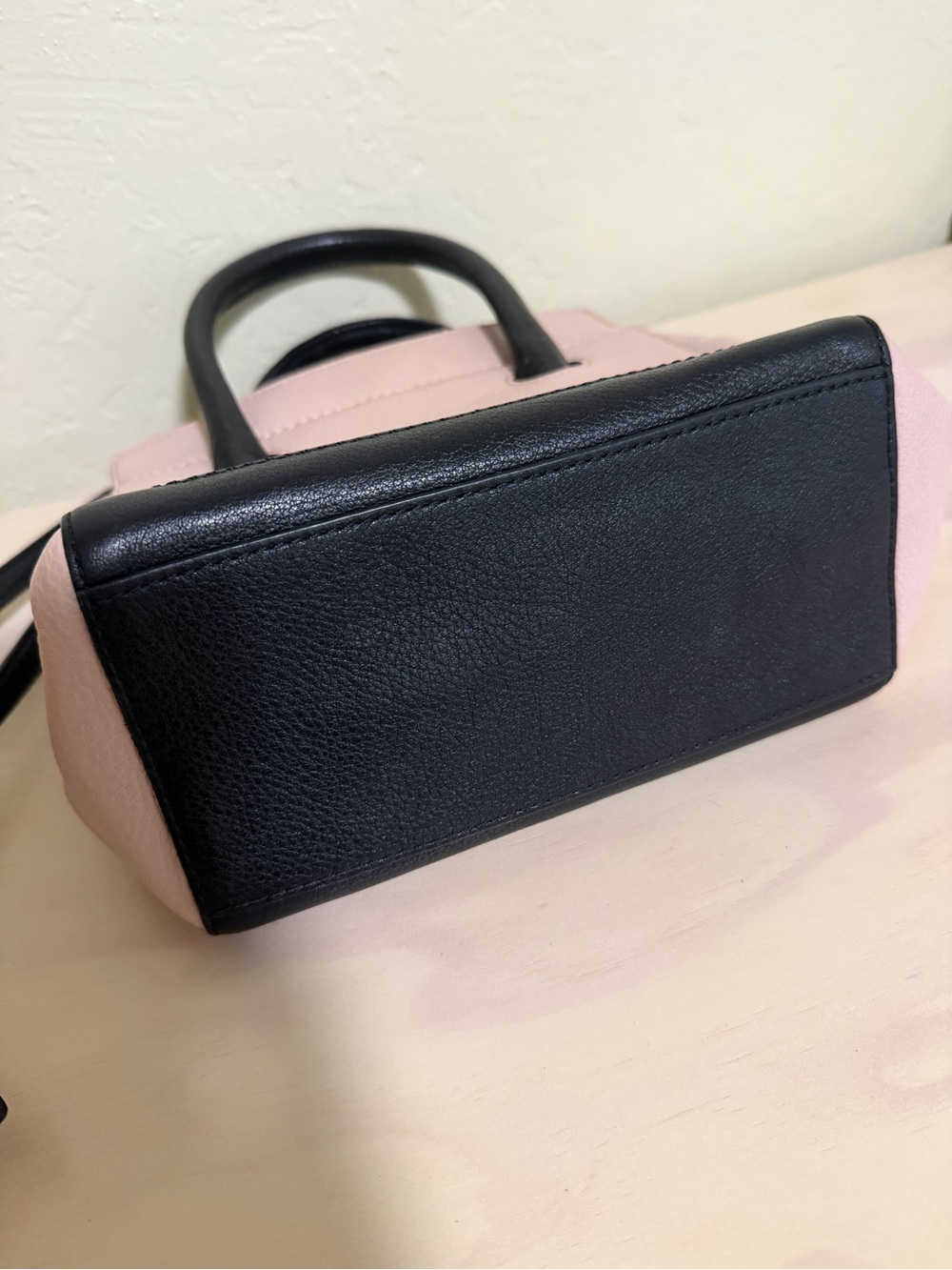 Tory Burch Two-Tone Pink and Black Leather cross body purse - Picture 5 of 6
